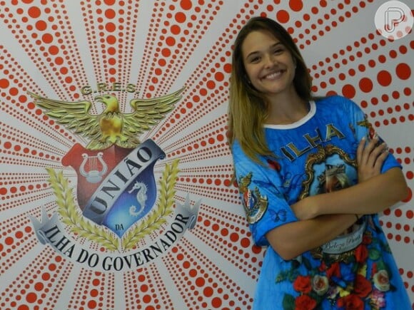 Juliana Paiva também já confirmou sua presença no desfile da escola