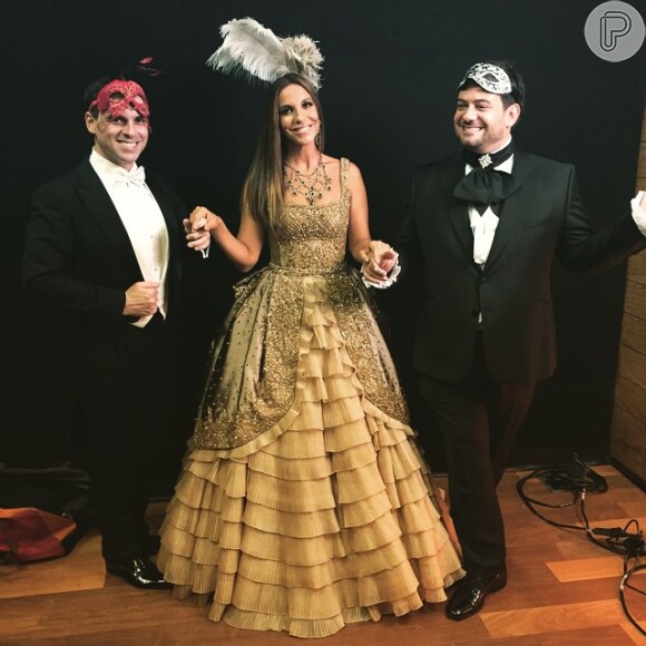 Ivete Sangalo veste look produzido pelo estilista Sandro Barros para Baile da Vogue, que aconteceu em São Paulo na noite desta quinta-feira, 5 de fevereiro de 2015