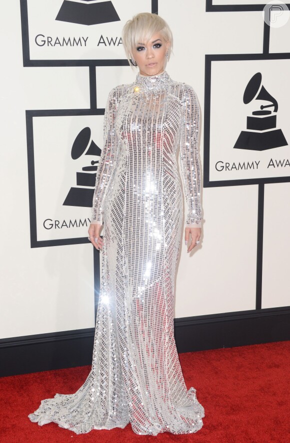Rita Ora veste Prada no Grammy Awards 2015