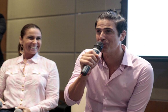Giovanna Antonelli e Reynaldo Gianecchini participaram de uma coletiva de imprensa nesta segunda-feira, 9 de fevereiro de 2015, em São Paulo, para anunciar a continuação do filme 'SOS Mulheres ao Mar'