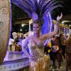 Viviane Araújo deixa pernas à mostra em fantasia para desfile na novela 'Império'