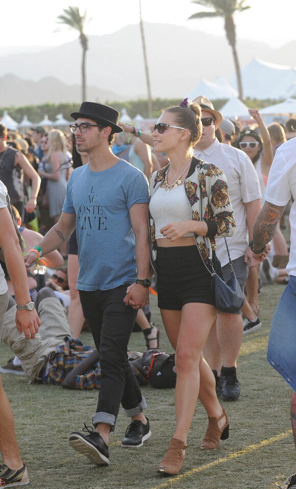 O músico Joe Jonas estava no evento com a namorada, a modelo suíça Blanda Eggenschwiler