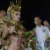 Juju Salimeni desfila seminua, de tapa-sexo, em São Paulo, pela Mancha Verde, no Carnaval de 2015