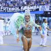 Gracyanne Barbosa fecha os desfiles do Grupo Especial de São Paulo e mostra boa forma no Sambódromo do Anhembi