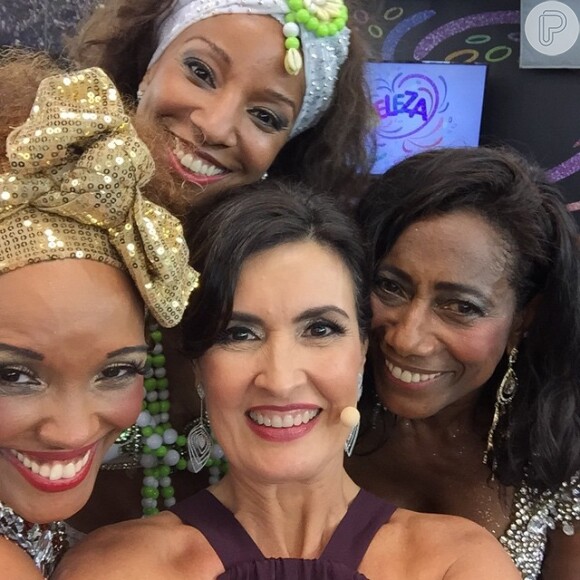 Fátima Bernardes faz selfie com Gloria Maria e Cris Vianna