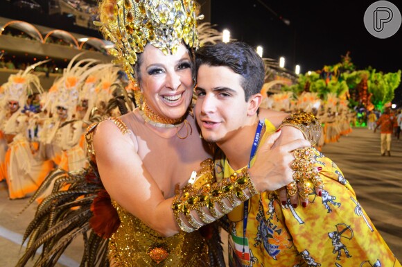 Claudia Raia, que completou 30 anos de desfile pela Beija-Flor, escreveu uma mensagem comentando a vitória: 'Com essa alegria e garra ganhamos o Carnaval!!!! Parabéns minha Beija-Flor!'