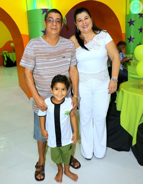 Zeca Pagodinho curte festa do neto Noah em casa de festas no Recreio dos Bandeirantes, no Rio