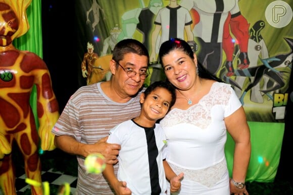 Zeca Pagodinho e a mulher, Mônica, festejam os 5 anos do primeiro neto, Noah