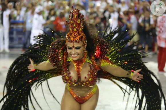 Viviane Araújo comemorou 20 anos desfilando pela Sapucaí neste Carnaval
