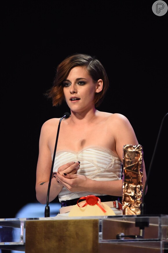 Kristen Stewart agradece pelo prêmio César Awards