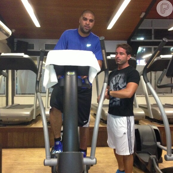 Adriano Imperador está treinando com o preparador físico Marquinhos, que também atua no Flamengo