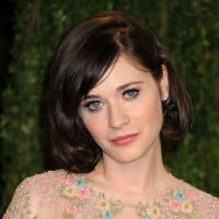 Erro de emissora identifica Zooey Deschanel como suspeita do atentado de Boston