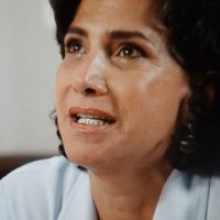 Novela 'Alto Astral': Adriana teve caso com falecido marido de Maria Inês
