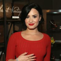 Demi Lovato tranquiliza fãs após ser internada com infecção pulmonar:'Estou bem'