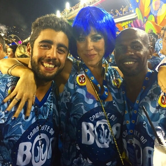 Luana Piovani e Pedro Scooby aproveitam o Desfile das Campeãs, no Carnaval do Rio de Janeiro