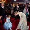 Filha de Ian Ziering compara suas sandálias às de Lily James na première de 'Cinderela'