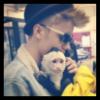 A equipe de Justin Bieber está pensando em deixar o macaco em um zoológico da Alemanha