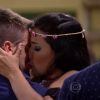 Talita beija Rafael antes de deixar o 'BBB15': 'Fica forte'