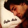 Sophia Abrahão postou foto do namorado Fiuk dormindo em travesseiro bordado com o seu nome