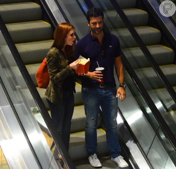 Marina Ruy Barbosa passeia com o namorado, Caio Nabuco, em shopping carioca, 8 de março de 2015