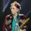 Keith Richards, guitarrista dos Rolling Stones, fez um seguro por seu dedo médio da mão esquerda de R$ 3 milhões