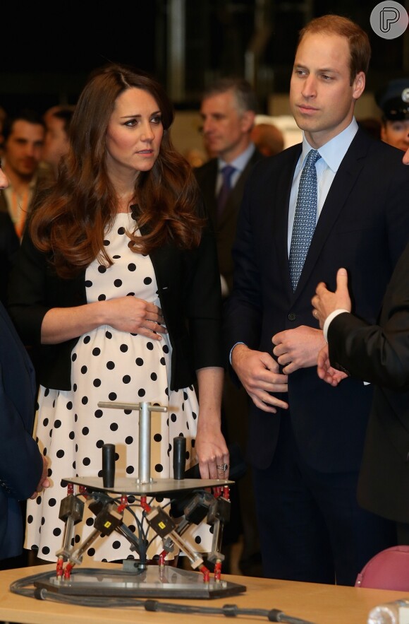 Kate Middleton está grávida de seis meses do primeiro herdeiro do príncipe William