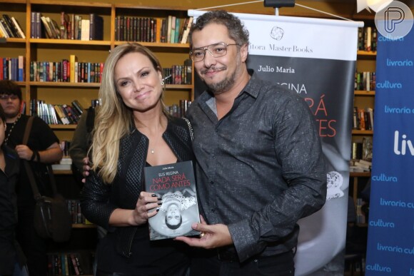Eliana vai à sessão de autógrafos do livro que conta a biografia da cantora Elis Regina