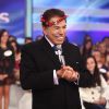Silvio Santos protagoniza momentos divertidos em seu programa no SBT. O empresário já colocou coroa de flores na cabeça à frente da atração de TV