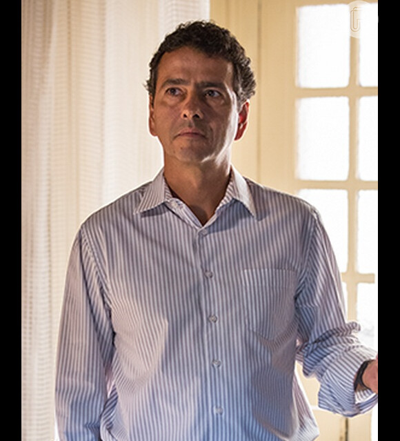 Marcos Palmeira caracterizado como Aderbal Pimenta, seu personagem corrupto na novela 'Babilônia'
