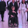 Eva Todor chega de cadeira de rodas à premiação