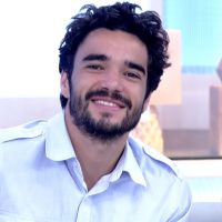 Caio Blat filma com mula em 'Meus Dois Amores' e comenta: 'Deitei de conchinha'