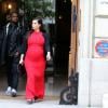 Kim Kardashian irá completar setes meses de gravidez