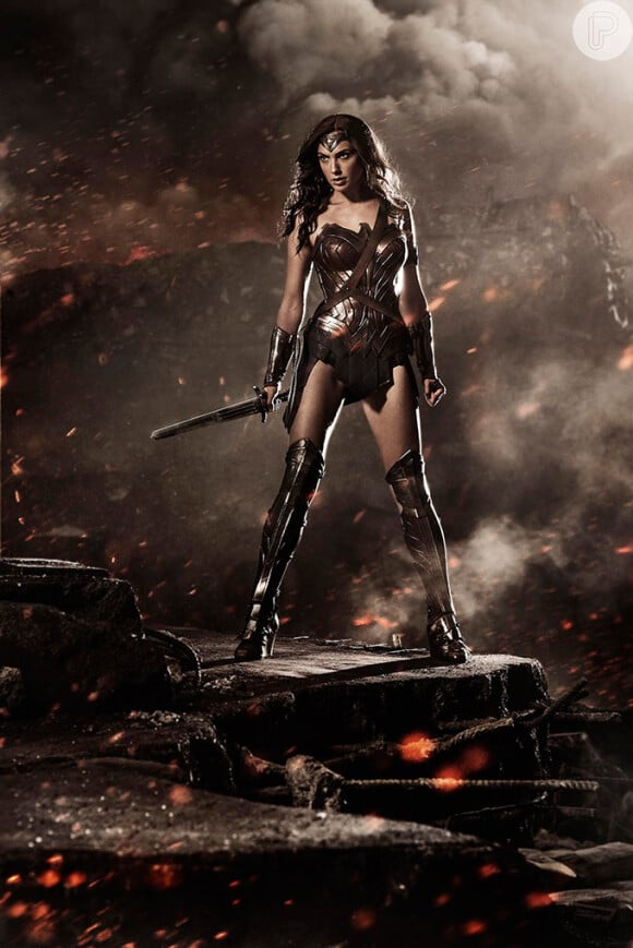 Gal Gadot caracterizada como Mulher Maravilha para o filme 'Batman e Superman: Alvorecer da Justiça'