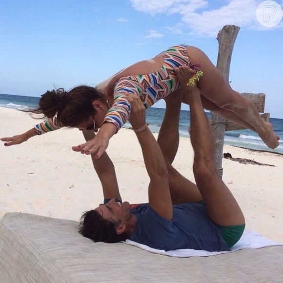 Giovanna Antonelli e Reynaldo Gianecchini se equilibram em foto no Instagram: 'Assim que acabar as filmagens vamos tentar uma vaga no Cirque du Soleil'