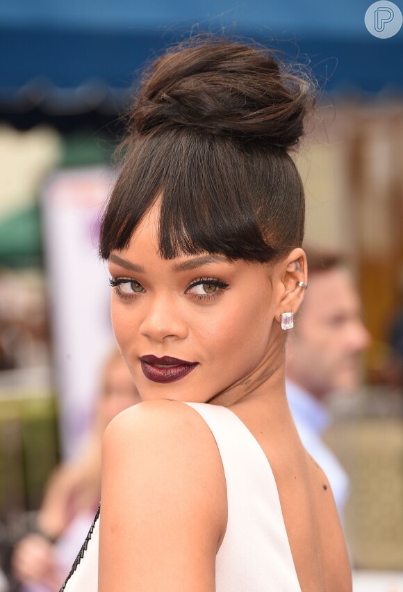 Rihanna lança single 'Bitch Better Have My Money', nesta quinta-feira, 26 de março de 2015