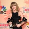 Taylor Swift vence três categorias no iHeart Radio Music Awards 2015, em 29 de março de 2015