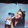 Ariana Grande agradece através de vídeo o prêmio de Melhor Colaboração por 'Bang Bang'. Canção conta com ele, Jessie J e Nicki Minaj