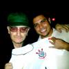 Em abril de 2011, depois da sua performance em São Paulo, Bono foi tietado por ninguém menos que Ronaldo Fenômeno. Durante o encontro, o astro do pop rock afirmou que queria cantar na Copa e o atleta fez o registro do encontro