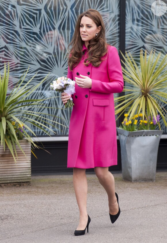 Kate Middleton repete o look rosa na reta final da gravidez de seu segundo filho