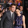 Robert Pattinson e Kristen Stewart se conheceram em 2008 quando atuaram juntos no filme 'Crepúsculo'. Foi neste longa, inclusive, que os dois chegaram no auge do estrelato