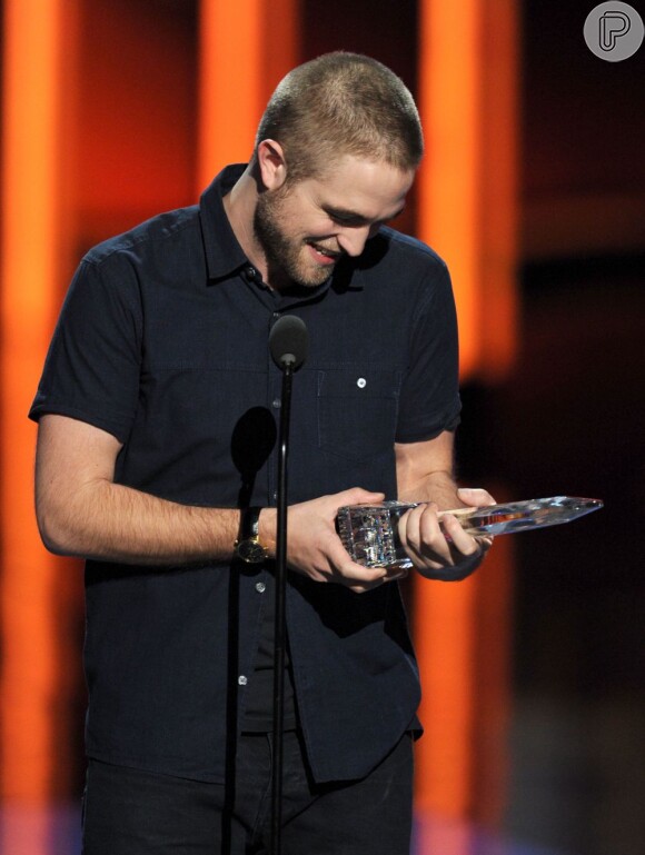 Robert recebeu o prêmio de filme de drama favorito pelo longa 'Água para Elefante', no People Choice Award em janeiro de 2012