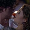 Bento (Marco Pigossi) beija Amora (Sophie Charlotte) em 'Sangue Bom', em maio de 2013