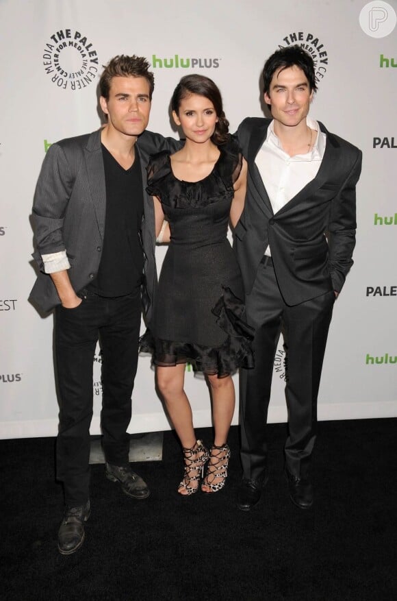 Paul Wesley, Nina Dobrev e Ian Somerhalder, protagonistas da série 'The Vampire Diaries', posam para foto