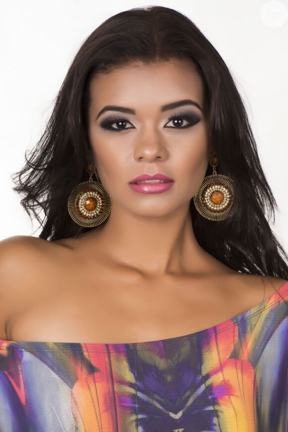 Jenifer Gomes Ribeiro concorre ao título de Miss São Paulo 2015 pelo município de Artur Nogueira