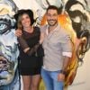Natallia Rodrigues e o namorado prestigiaram a exposição 'Domingos Salvador'