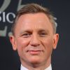 A lesão de Daniel Craig se agravou em fevereiro durante a gravação de um tiroteio nos estúdios Pinewood, nos arredores de Londres