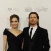 Angelina Jolie retirou os dois seios para evitar o câncer de mama