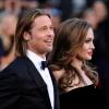 Brad Pitt apoia a decisão de Angelina Jolie retirar os seis, em 14 de maio de 2013