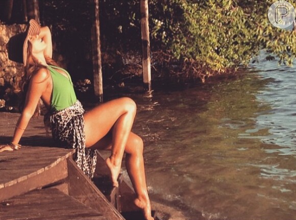 Anitta posou na Ilha de Caras e recebeu elogio de fãs no Instagram: 'Linda'