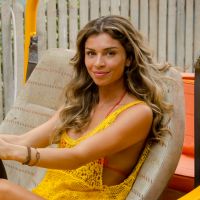 'Flor do Caribe': Ester (Grazi Massafera) decide abrir empresa com Taís